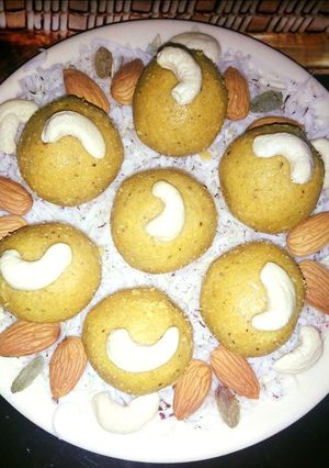 A picture of Besan Ke Laddoo.
