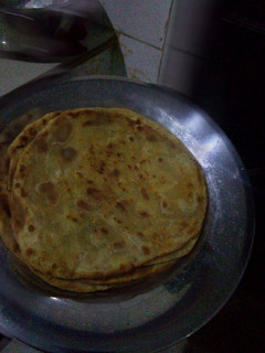 A picture of Carroted chapatis.