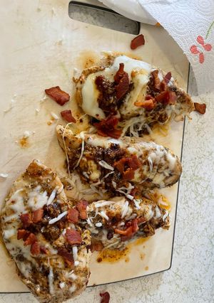 A picture of Chicken bacon ranch chicken breasts.
