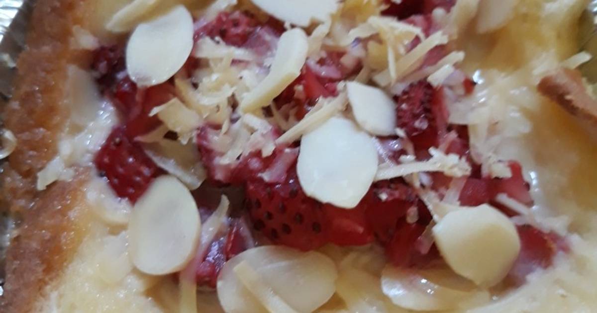 Resep Pudding roti strawberry almond oleh Melinda Fransisca - Cookpad