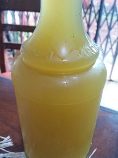 Una foto de Limoncello (licor de limón)
