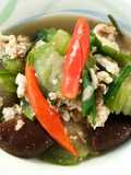 ผัดไข่ใส่บวบเห็ดหอม (มังสวิรัติ)