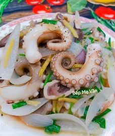 bạch tuộc xào hành