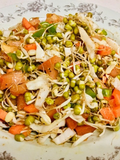 A picture of Salad (sprouts salad).