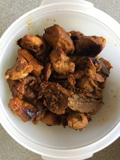 Una foto de Carne de cochino en vino y ajo