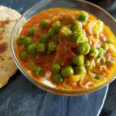Aloo Matar (Potato-Peas Curry) A picture of Aloo Matar (Potato-Peas Curry).