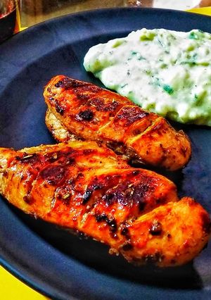 চিকেন স্টেক উইথ চিজি ম্যাশড্ পটেটো (chicken steak with cheesy mashed potato recipe in Bengali) রেসিপির প্রধান ছবি
