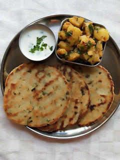 મોરૈયા ના થેપલા (Moraiya Thepla Recipe In Gujarati) રેસીપી મુખ્ય ફોટો