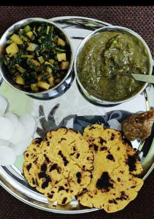 साग (saag recipe in Hindi) रेसिपी मुख्य फोटो