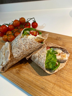 Foto principal de Wrap de pollo crujiente con salsa césar 🌯