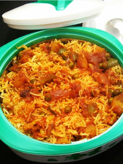 रेस्टोरेंट स्टाइल वेज पुलाव (Restaurant style veg pulao recipe in Hindi) रेसिपी मुख्य फोटो