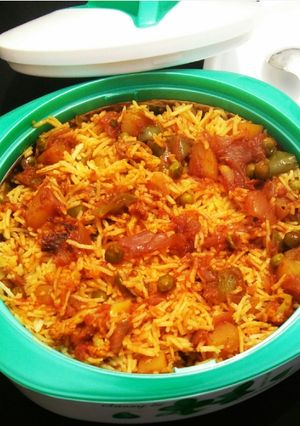 रेस्टोरेंट स्टाइल वेज पुलाव (Restaurant style veg pulao recipe in Hindi) रेसिपी मुख्य फोटो