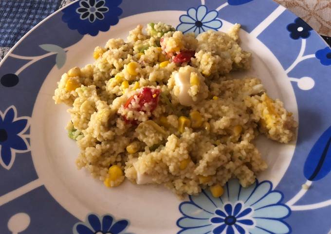 Couscous con uova, mais, pomodorini, tonno e avocado 🥑
