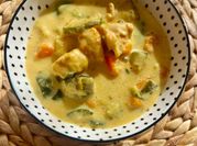 Una foto de pollo al curry