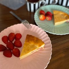 Lemon cheesecake with strawberries 🍰 A picture of Lemon cheesecake with strawberries 🍰.