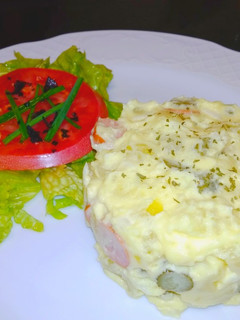 Una foto de Kartoffelsalat. (Ensalada alemana de patatas)