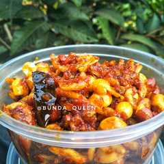 A picture of Sambal Teri.