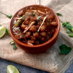 A picture of Chana masala.