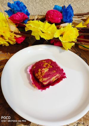 A picture of Red velvet brownie.