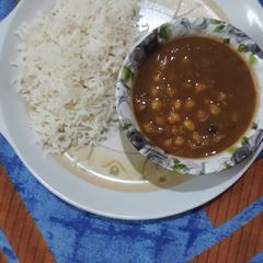 A picture of Chhole chawal.