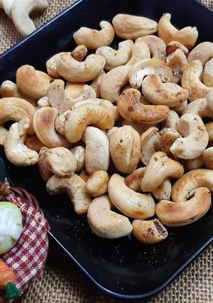 A picture of Roasted cashews within 5 minute.
