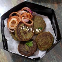 A picture of Green pea potato tikki.