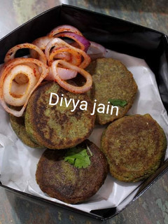 A picture of Green pea potato tikki.