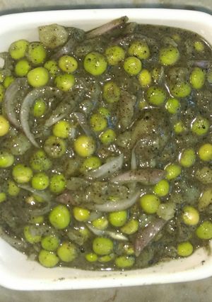A picture of Matar ki achaar.