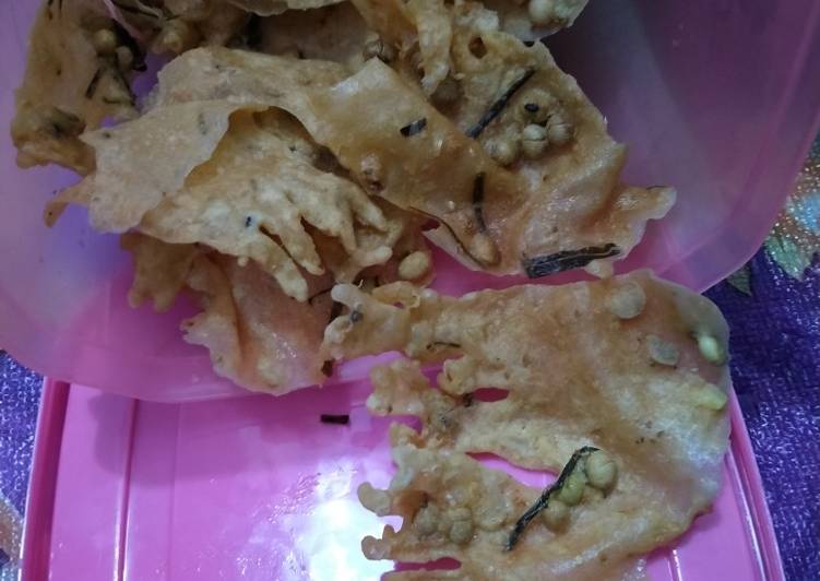 Masakan Unik Peyek kedelai renyah (takaran sendok) pakai maizena Yummy Mantul