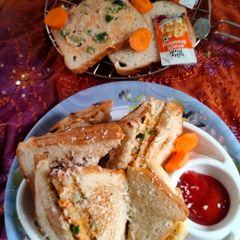 A picture of Vegetable malai Toast.