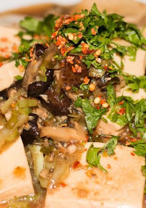 Hình của món Đậu hủ sốt nấm.