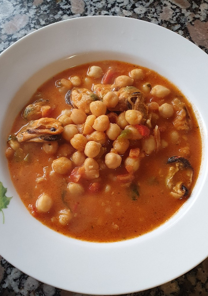 Una foto de Garbanzos con mejillones
