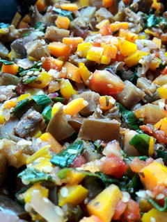 Una foto de Revuelto de Verduras Arcoíris: Vegano