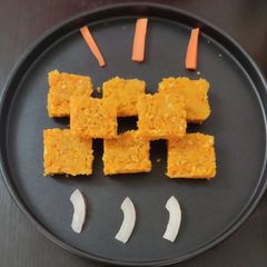 A picture of Carrot coconut burfi.