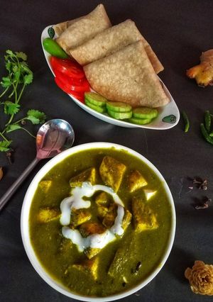 পনীর ধনিয়া আদরকি কোর্মা রেসিপির প্রধান ছবি