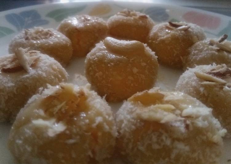 Simple Way to Make Quick Coconut-Papaya Laddu