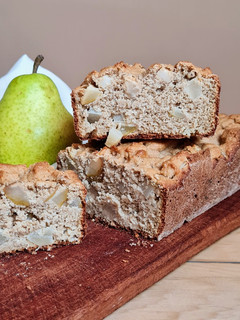 Una foto de Budín de avena y pera 🍐🍐saludable 🍐 sin azúcar ni edulcorante