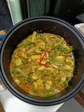 อกไก่ผัดผงกะหรี่ (สูตรไม่ใส่นมข้น)