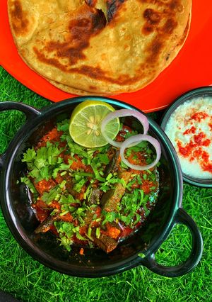 મસાલા ભીંડી સબ્જી (Masala Bhindi Sabji Recipe In Gujarati) રેસીપી મુખ્ય ફોટો