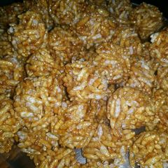 A picture of Kurmura balls.
