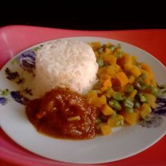 A picture of Tomatoes stew.