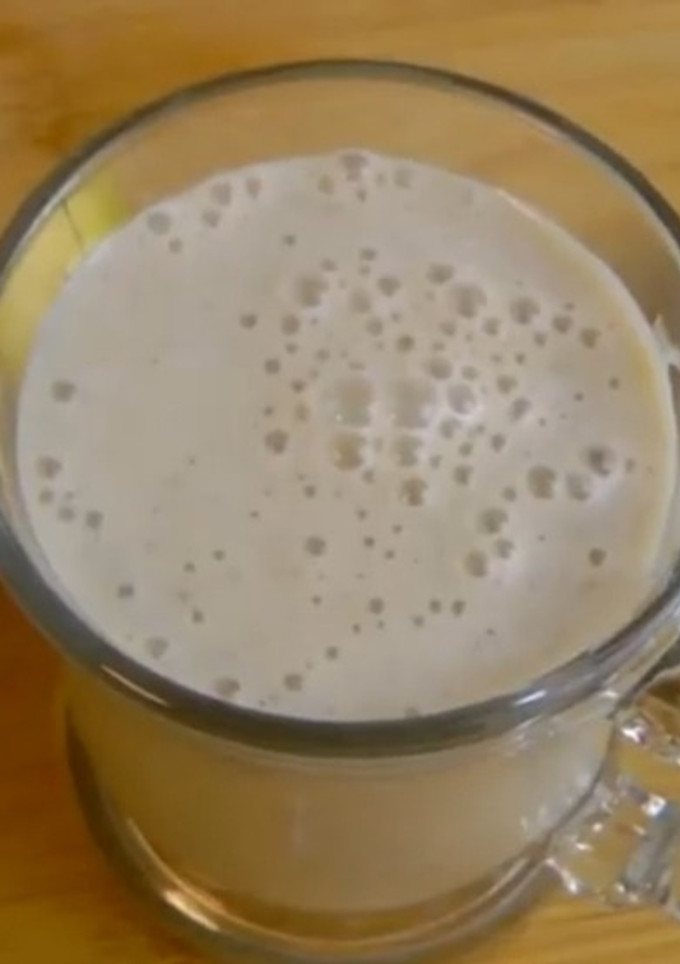வாழைப்பழ வால்நட் மில்க் ஷேக் செய்முறை முக்கிய புகைப்படம்