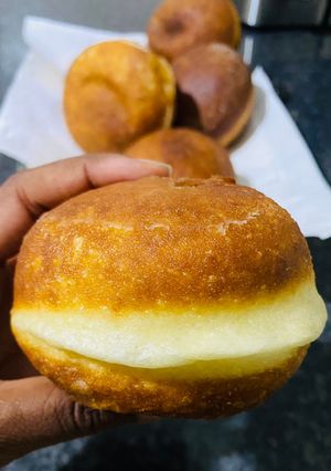A picture of Fluffy White-line Donuts.