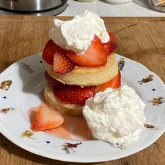 A picture of Strawberry Shortcake.