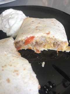 Lecsós tarjával töltött tortilla recept fotója