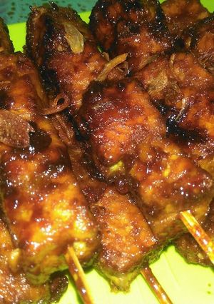Foto resep Sate Tempe Ekstra Bawang Goreng Yiippy (Sate Kere)