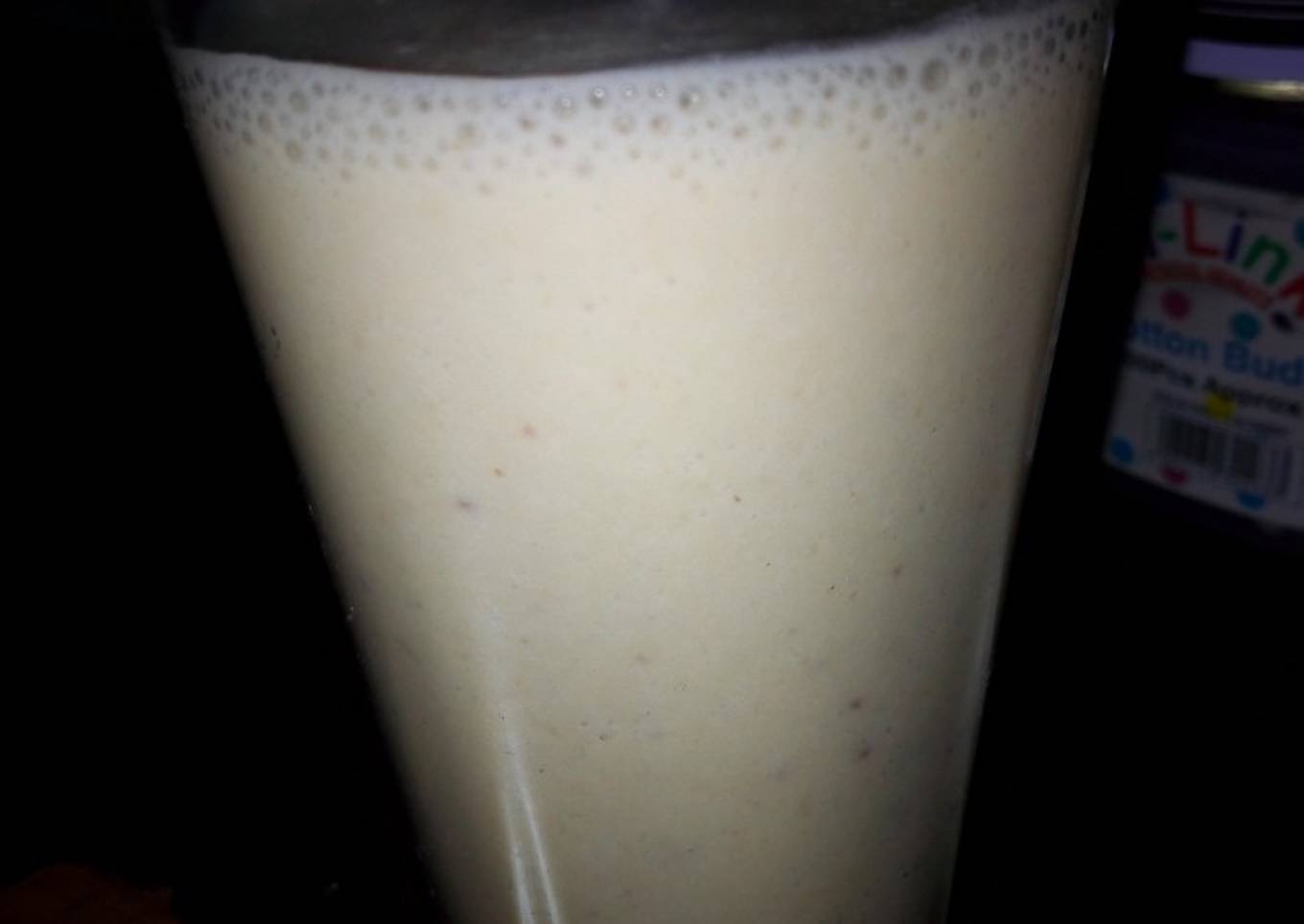 Banana milkshake