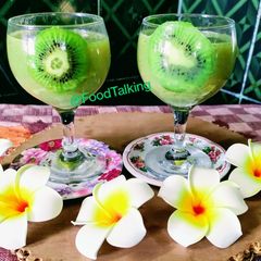 A picture of Kiwi Grapes Smoothie.