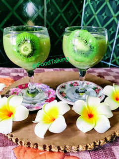 A picture of Kiwi Grapes Smoothie.