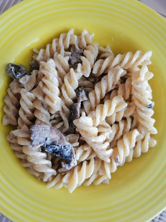 Una foto de Pasta fusilli con crema de champiñones